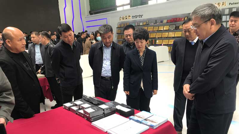 焦作綠色建筑建材產(chǎn)業(yè)聯(lián)盟成立暨供需對接大會(huì )召開(kāi)-1